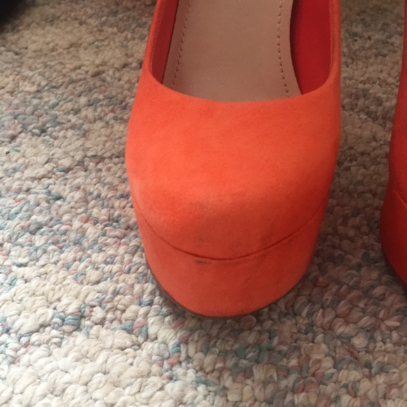 heels - Picture 4 of 8